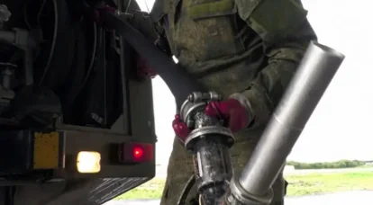 Az orosz csapatok mobil páncélozott benzinkutakat kaptak az északi katonai körzet övezetében való használatra