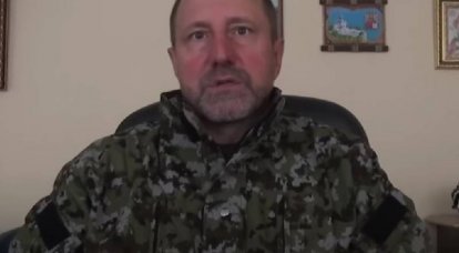 Kombrig "Vostok" Khodakovsky pohtii tarvetta ratkaista henkilöstökysymykset