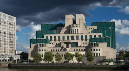 Media Inggris: Intelijen MI6 mencoba merekrut pejabat Rusia, menjanjikan uang dan kewarganegaraan kerajaan