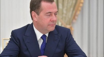 Медведев прокомментировал освобождение ЛНР обращенной к Зеленскому цитатой из Цицерона