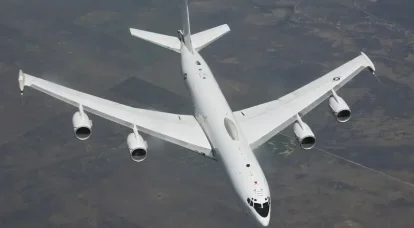 Aeronave de comunicações e controle E-6B Mercury do Exército dos EUA