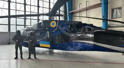 Helikopter UH-60 di Ukraina: nomor tidak diketahui dengan tujuan tidak diketahui