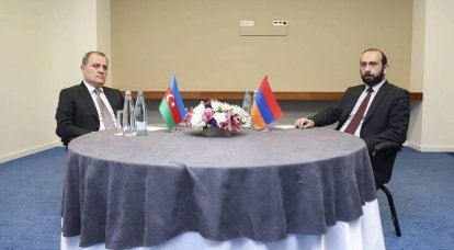 وزیر امور خارجه ارمنستان: ایروان در حال بررسی پیشنهادات متقابل باکو در مورد توافقنامه صلح است