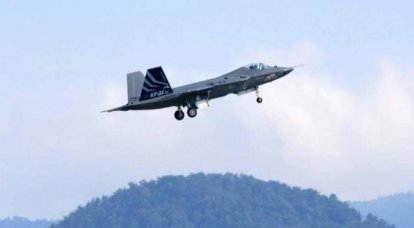 O protótipo do caça multifuncional sul-coreano KF-21 Boramae fez seu primeiro voo