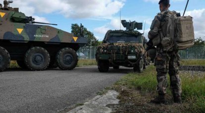 As palavras de Macron sobre "morte cerebral da OTAN" atualizam a idéia de um único exército da União Europeia