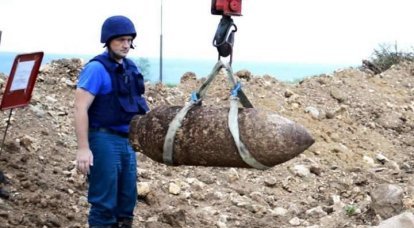 आपात स्थिति के मंत्रालय विस्फोटक वस्तुओं से क्रीमिया, दक्षिण ओसेशिया और सर्बिया को साफ कर देंगे