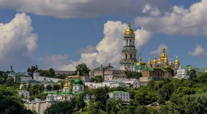 Патриарх Кирилл отметил, что изгнание монахов из Киево-Печерской лавры и возможное её закрытие нарушит права миллионов верующих
