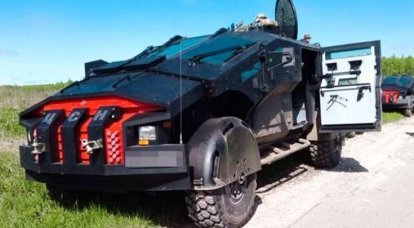 Uma coluna inteira de veículos blindados Falcous na Crimeia atingiu o vídeo