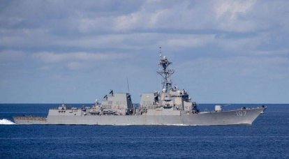 Эсминец ВМС США "Грейвли" продолжает патрулирование Балтийского моря