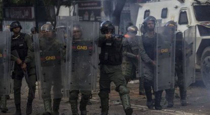 Американские наемники напали на военную базу Венесуэлы
