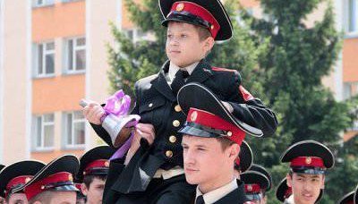 Suvorov 프런티어. Transnistria에있는 러시아 군사 학교 개교