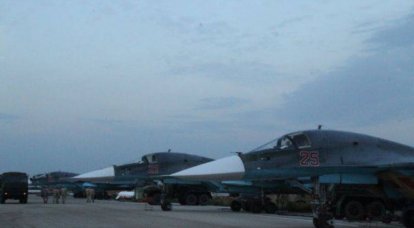 러시아 Su-34의 콘크리트 관통 폭탄으로 시리아 테러리스트의 보호 지휘소가 파괴되었습니다.