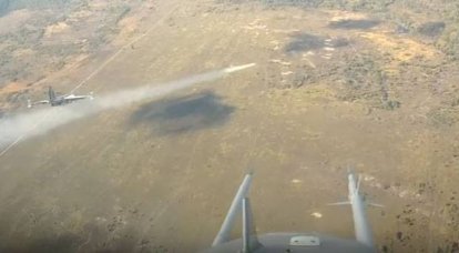 ウクライナ空軍のSu-25攻撃機からのミサイル発射のビデオ