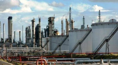 Глава венесуэльской PDVSA назвал поджог нефтехранилища терактом