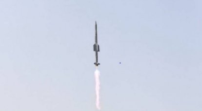 A Índia testou um novo míssil antiaéreo de curto alcance baseado em navio VL-SRSAM