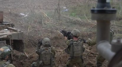 Filmer av IDF:s markstyrkor som rycker fram i Khan Yunis-området på Gazaremsan visas.