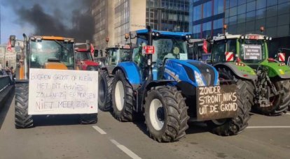 Тысячи бельгийских фермеров на тракторах заблокировали центр Брюсселя