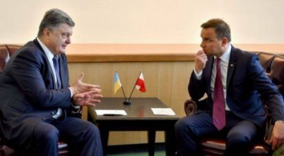 Poroshenko는 Donbass에서 "불법"선거의 경우 더 많은 군사 지원을 받고 싶어합니다.