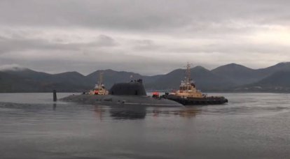 APRKSN "Prince Oleg" e submarino nuclear "Novosibirsk" fizeram uma transição entre frotas para o local de implantação permanente