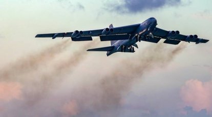 Gli "strateghi" americani B-52 riceveranno un nuovo missile nucleare da crociera