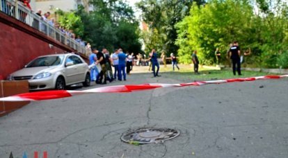 在顿涅茨克，爆炸在摩托罗拉居住的房子附近轰鸣