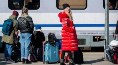 Украинское СМИ: Польские власти требуют от беженцев с Украины возвращения выплаченных им средств