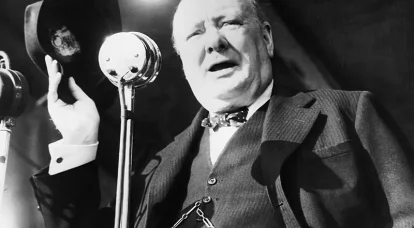 « Churchill et ses amis rappellent de façon frappante Hitler et ses amis à cet égard. »