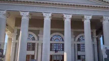 ВСУ нанесли удар по зданию театра Донецка в момент прощания там с полковником Ольгой Качурой