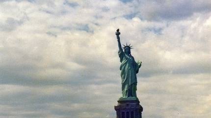 Китайский диссидент в США признался в работе на разведку КНР