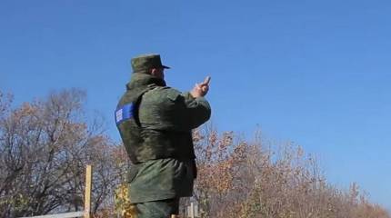 Разведение сил под Золотым началось: обе стороны запустили зеленые ракеты