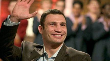 Виталий Кличко призвал депутатов киевской рады прийти на заседание в разных носках и поддержать акцию "Lots of Socks"