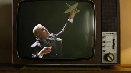 Тилль-истребитель: фронтмен Rammstein спел на русском «Любимый город»