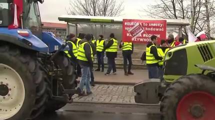 Польские фермеры в знак протеста против политики властей грозят блокировкой депутатских офисов и министерств в апреле