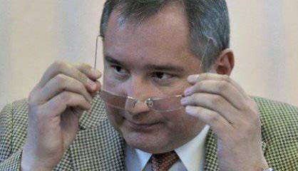 Рогозину представили первый российский планшетник для Минобороны