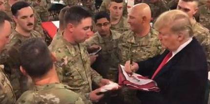 Трамп совершил визит на американскую базу в Ирак