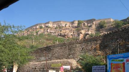 Читторгарх: крепость раджпутов, водоемов и храмов (часть первая)