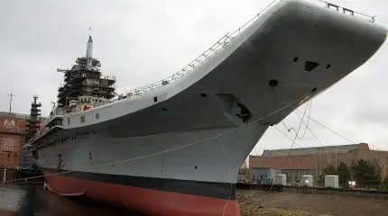 Chúng tôi chế tạo hàng không mẫu hạm