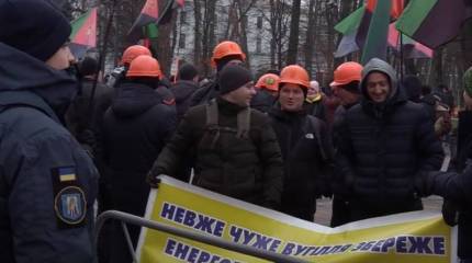 Украинских шахтёров решили отправить на фронт из-за протеста против нового директора шахты