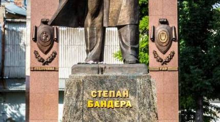 У чешского президента назвали позором возвеличивание бандеровцев Киевом