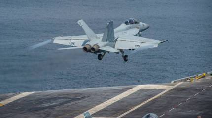 Глава Пентагона: Я отдал приказ приостановить переброску атомного авианосца USS Nimitz с Ближнего Востока