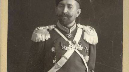 Наградные знаки на головных уборах царской армии