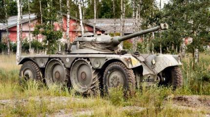 Бронированная разведывательная машина Panhard EBR