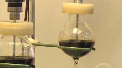 Цены на нефть марки Brent стабилизировались у отметки 35 долларов за баррель