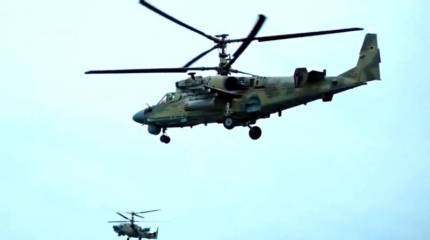 Показано видео полёта и приземления горящего вертолёта Ка-52 на Украине