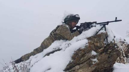 Показана переброска Турцией большого количества бронетехники к сирийской границе