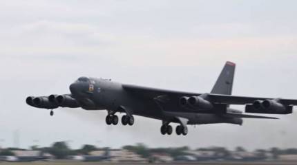 Три "стратега" ВВС США B-52H выполнили патрулирование за северным полярным кругом