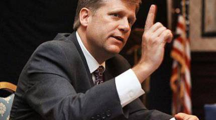 Макфол уточнил, кого Америка спонсирует в России