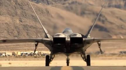 В Сети появилось видео учебного боя французского Rafale с F-22 Raptor