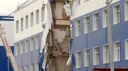 Обрушение казармы в Омской области