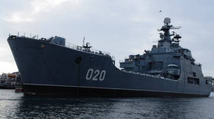 Самый большой десантный корабль России продают на металлолом